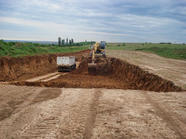 Foundation Digging in Lodi